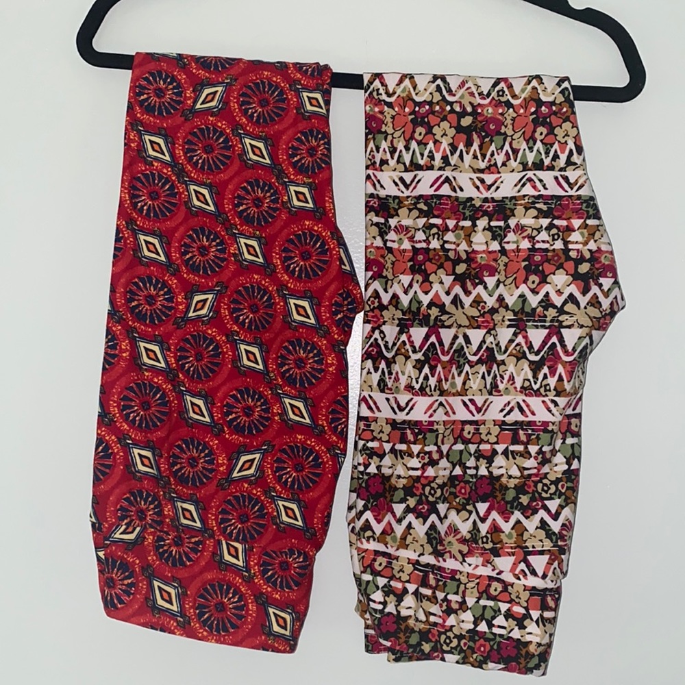 2 LuLaRoe Leggings Flower & Geometric Shape Size One Size